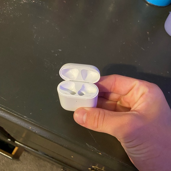 Apple Headphones Apple Second Generation Airpods Just The Charging